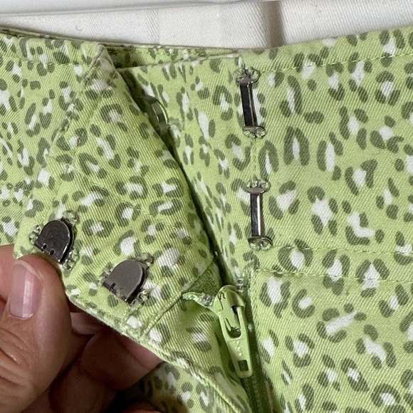 Talbots Women's Sz 12 Mini/Midi A-Line Zip Front Skirt - Picture 3 of 6